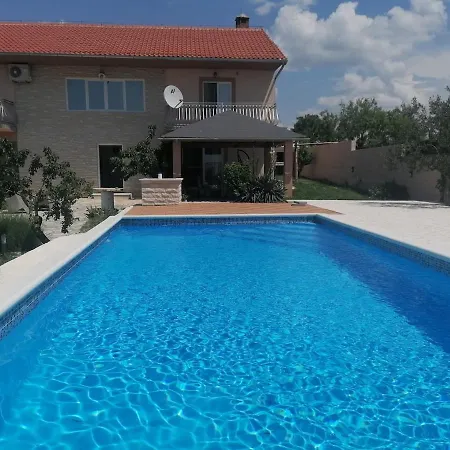 Maja Marija Zadar County Lisicici