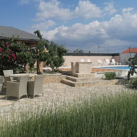 Maja Marija Zadar County Lisicici